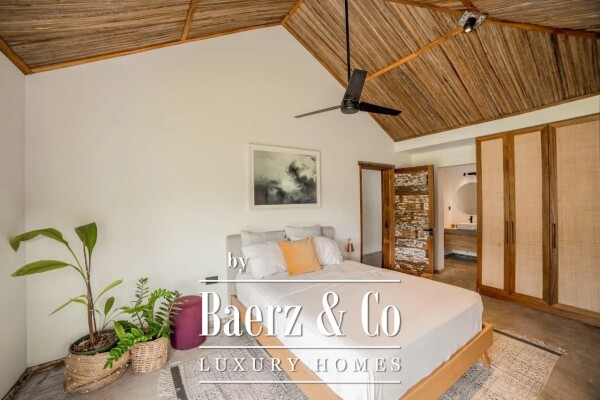 photo 10 VILLA FOR SALE IN BLACK RIVER