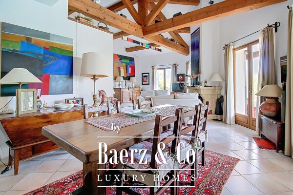 photo 8 PROPERTY IN VALESCURE