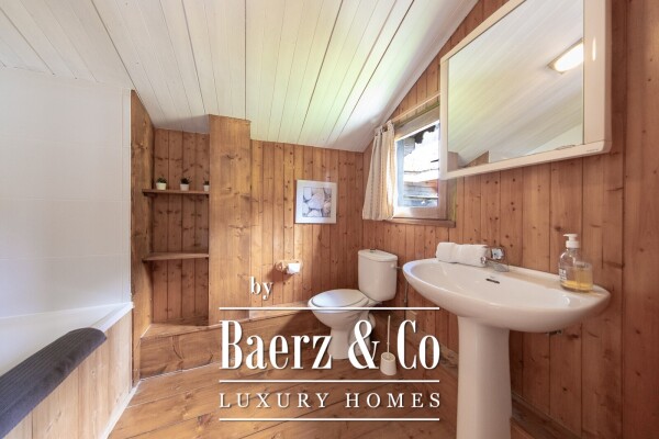 photo 20 AUTHENTIC 4-BEDROOM CHALET - CLOSE TO SKI LIFTS