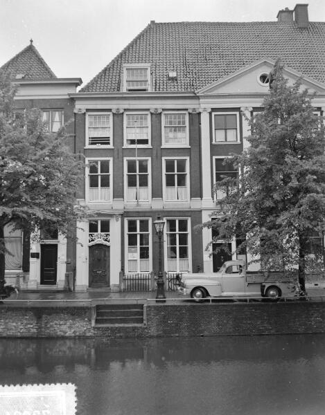 photo 64 Rapenburg 45