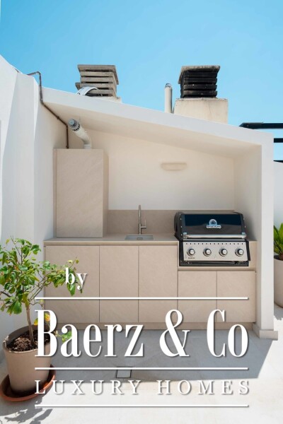 photo 20 Triplex Penthouse with sea views