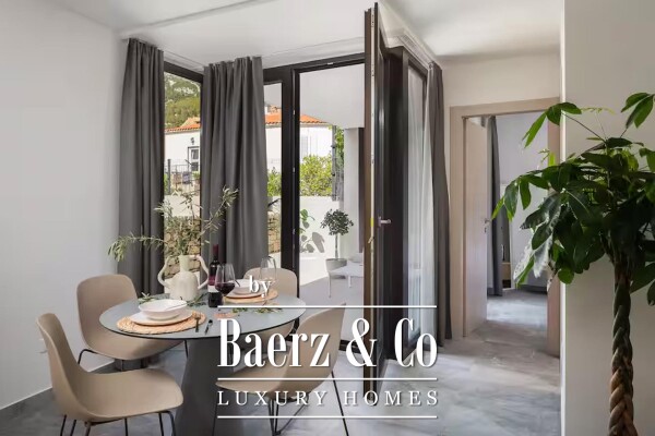 photo 3 Vis, Komiža, newly built house in the center of town