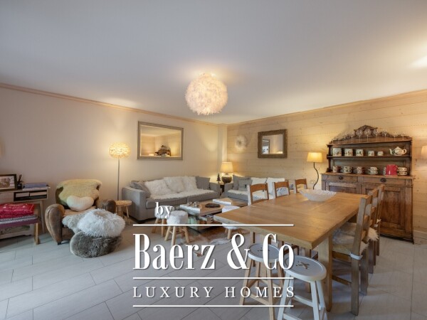 photo 2 South-facing, fully renovated 4-bedroom apartment