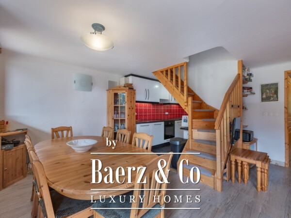 photo 3 3-bedroom penthouse - Ideally located