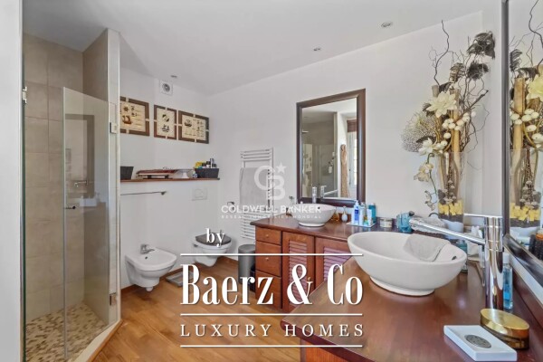 photo 10 PREMIUM LOCATION – SEA VIEW BASTIDE – 100 M² GARAGE