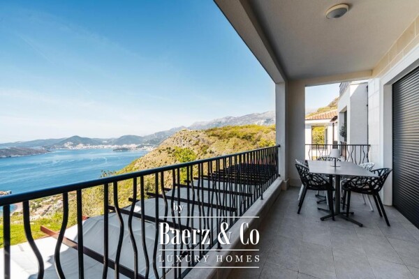 photo 8 Apartment in a Complex with a Pool in Sveti Stefan