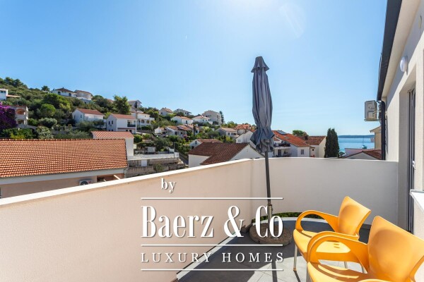 photo 11 Čiovo, Okrug Gornji,  4-apartment house with an outdoor kitchen, third row from the sea