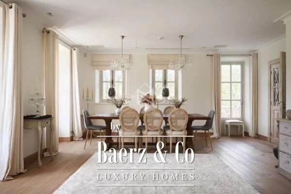 photo 9 Elegant private mansion in the heart of a vast estate