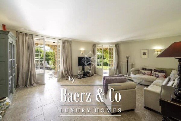 photo 8 Charming Provençal Villa with Panoramic Views