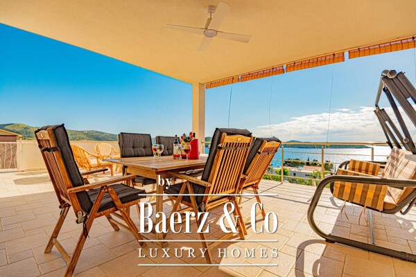 photo 11 Šibenik, Žaborić, beautiful house with a swimming pool and panoramic sea view, 438 m²