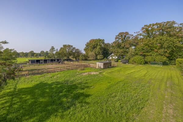 photo 64 Hoevensestraat 10