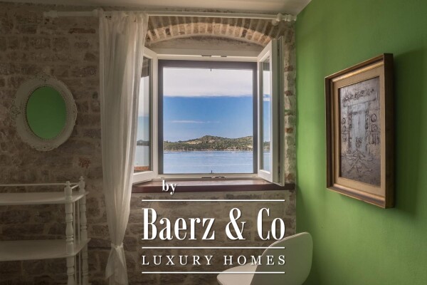 photo 32 Šibenik, old town - a historic palace from the 12th century