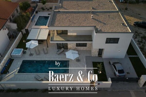 photo 6 Pag, Mandre, modern house with swimming pool in a beautiful location