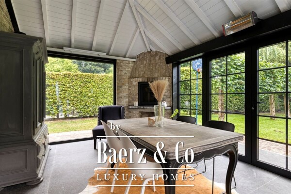 photo 17 Unieke villa op AAA locatie in hartje Vriesdonk met praktijk/bureelruimte!