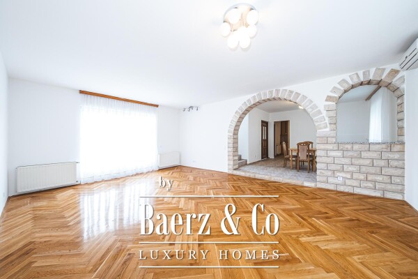 photo 1 Zagreb, Gračani, beautiful three-storey five-bedroom apartment with a garden, NKP 278.66 m2