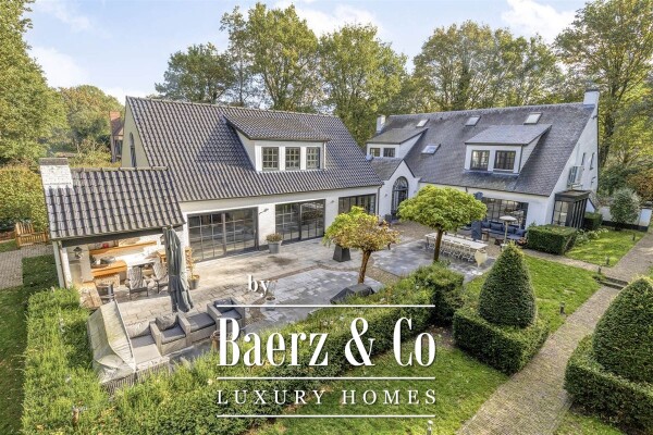 photo 3 Stijlvolle villa met binnen zwembad!