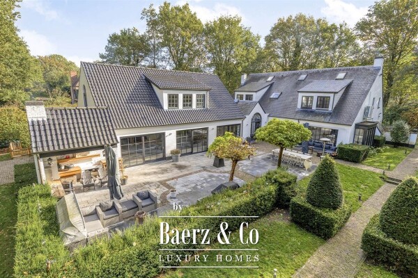 photo 3 Stijlvolle villa met binnen zwembad!