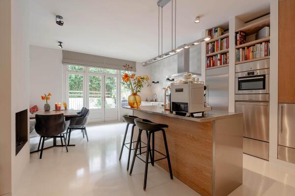 photo 8 Van Breestraat 45