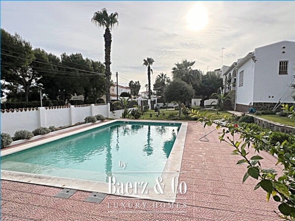 photo 17 Elegant Ibiza-Style Villa with Pool & Palm Trees