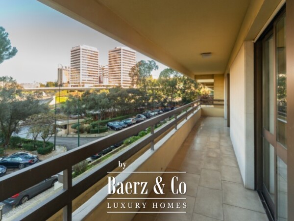 photo 2 T3 with large balconies in condominium with swimming pool