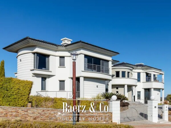 photo 4 Discover the Epitome of Luxury LIving at Monte Rei Golf and Resort