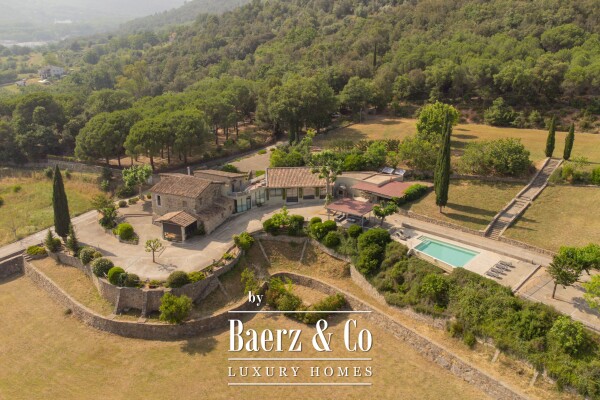 photo 3 Exceptional 18th century masia with tourist licence.