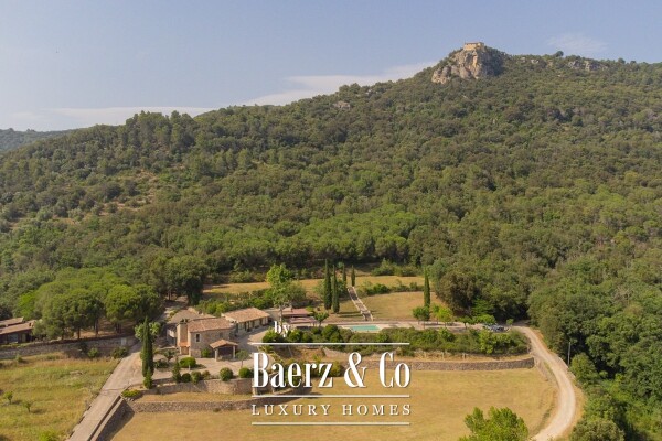 photo 32 Exceptional 18th century masia with tourist licence.