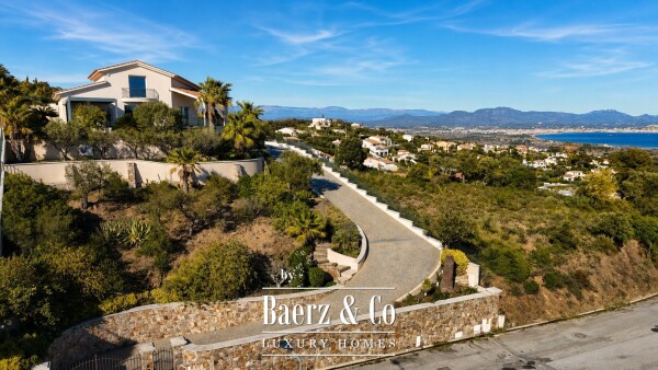 photo 2 Stunning property in the heights of Saint-Aygulf
