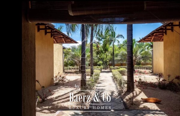 photo 16 Prestigious Villa on the West Coast