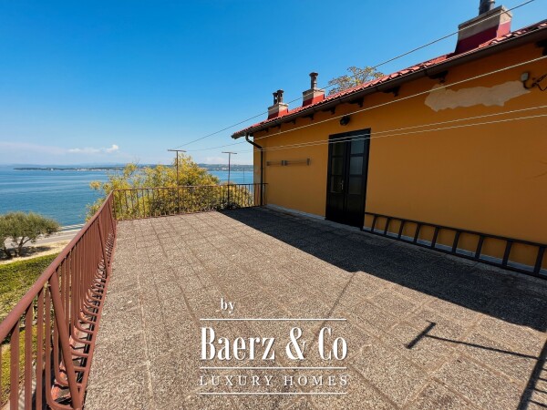 photo 7 A Rare Seaside Gem Villa in Žusterna, Koper