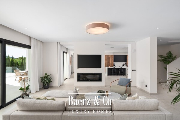 photo 17 Villa - Marbella East - Ref: 8685