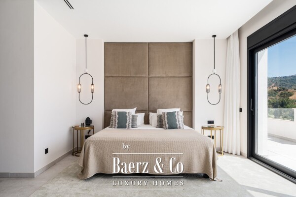 photo 20 Villa - Marbella East - Ref: 8685