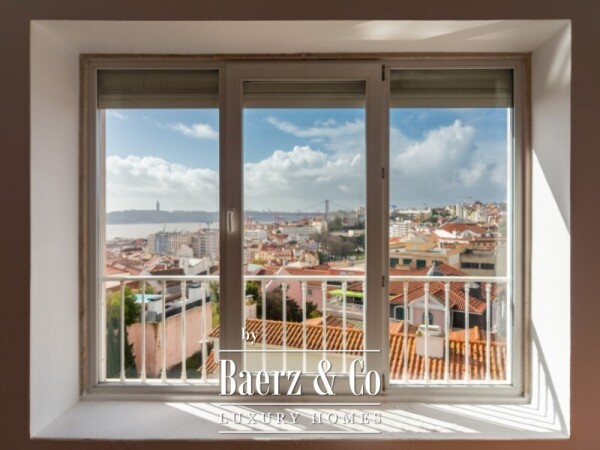 photo 6 Discover this exceptional two-bedroom apartment in Príncipe Real, offering truly breathtaking views.