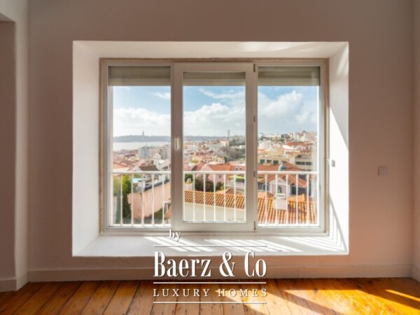 photo 7 Discover this exceptional two-bedroom apartment in Príncipe Real, offering truly breathtaking views.