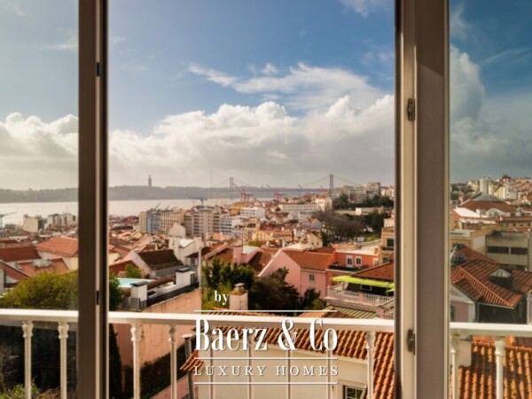 photo 9 Discover this exceptional two-bedroom apartment in Príncipe Real, offering truly breathtaking views.