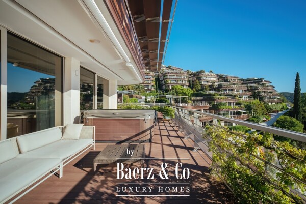 photo 8 Luxurious Penthouse in a 5* Hotel in Budva near the Sea