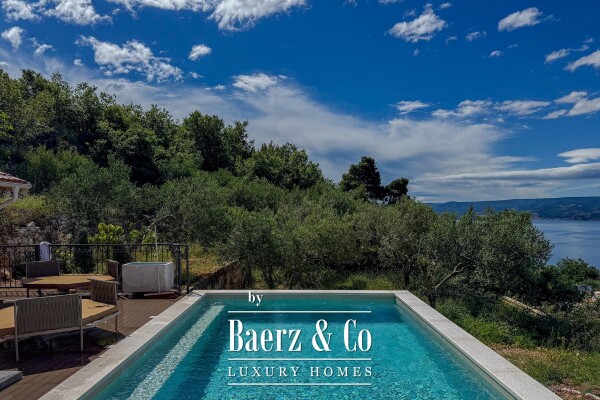 photo 1 Omiš, Krilo Jesenice, luxury villa with swimming pool and summer kitchen, sea view