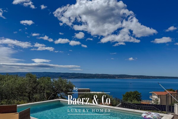 photo 2 Omiš, Krilo Jesenice, luxury villa with swimming pool and summer kitchen, sea view