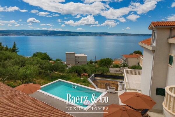 photo 4 Omiš, Krilo Jesenice, luxury villa with swimming pool and summer kitchen, sea view