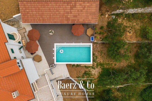 photo 5 Omiš, Krilo Jesenice, luxury villa with swimming pool and summer kitchen, sea view