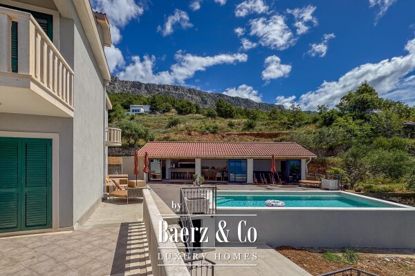 photo 7 Omiš, Krilo Jesenice, luxury villa with swimming pool and summer kitchen, sea view