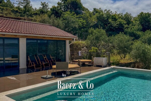 photo 8 Omiš, Krilo Jesenice, luxury villa with swimming pool and summer kitchen, sea view