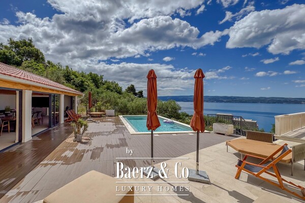 photo 12 Omiš, Krilo Jesenice, luxury villa with swimming pool and summer kitchen, sea view