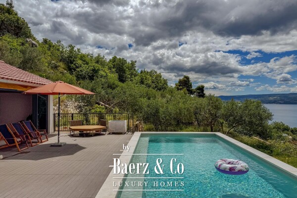 photo 33 Omiš, Krilo Jesenice, luxury villa with swimming pool and summer kitchen, sea view