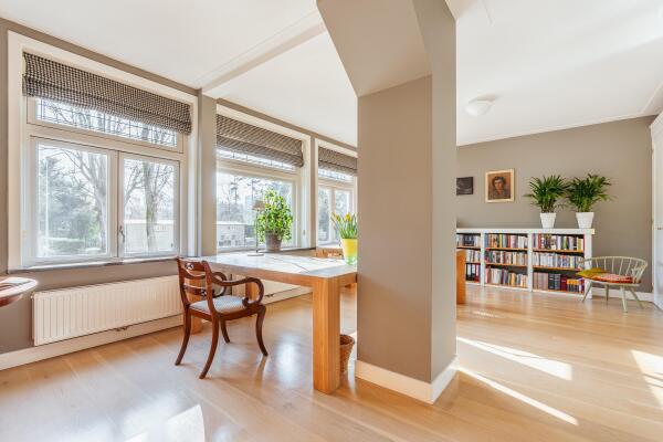 photo 28 Diepenbrockstraat 18