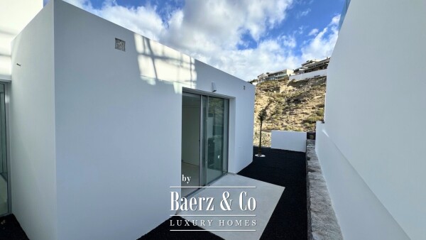 photo 18 New built villa with ocean views