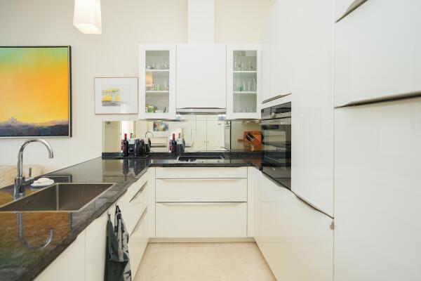 photo 10 Hezelstraat 17