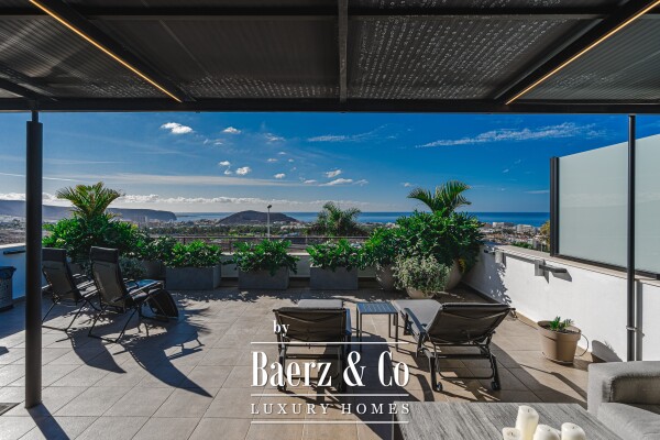 photo 1 Luxury Villa with Panoramic Views of the Ocean and La Gomera