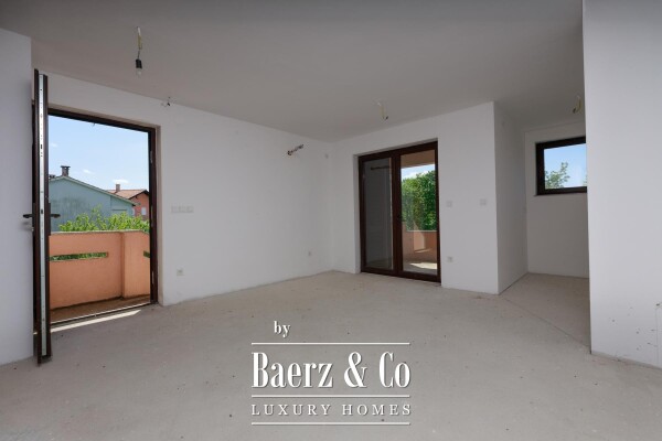 photo 5 House, Kras, beautiful house with 4 apartments and spacious garden