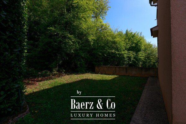 photo 32 House, Kras, beautiful house with 4 apartments and spacious garden